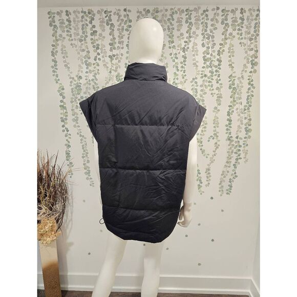 ✨ Everlane Oversized Recycled Nylon Puffer Vest ✨ Size: M | Color: Black | NWT - Picture 8 of 12